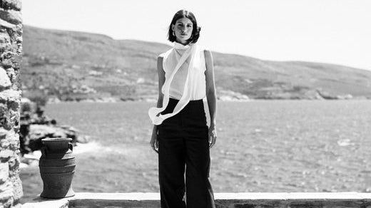 What-to-Wear-with-Black-Linen-Pants-for-Uncomplicated-Elegance Luxmii
