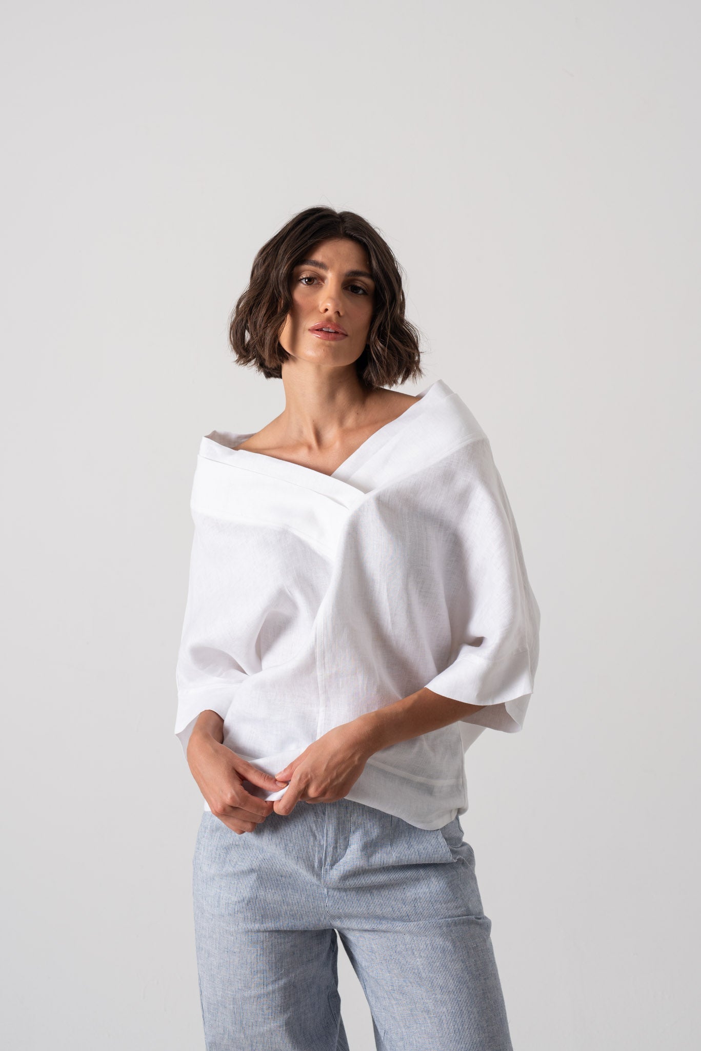 Architecture’s Linen Top White Luxmii