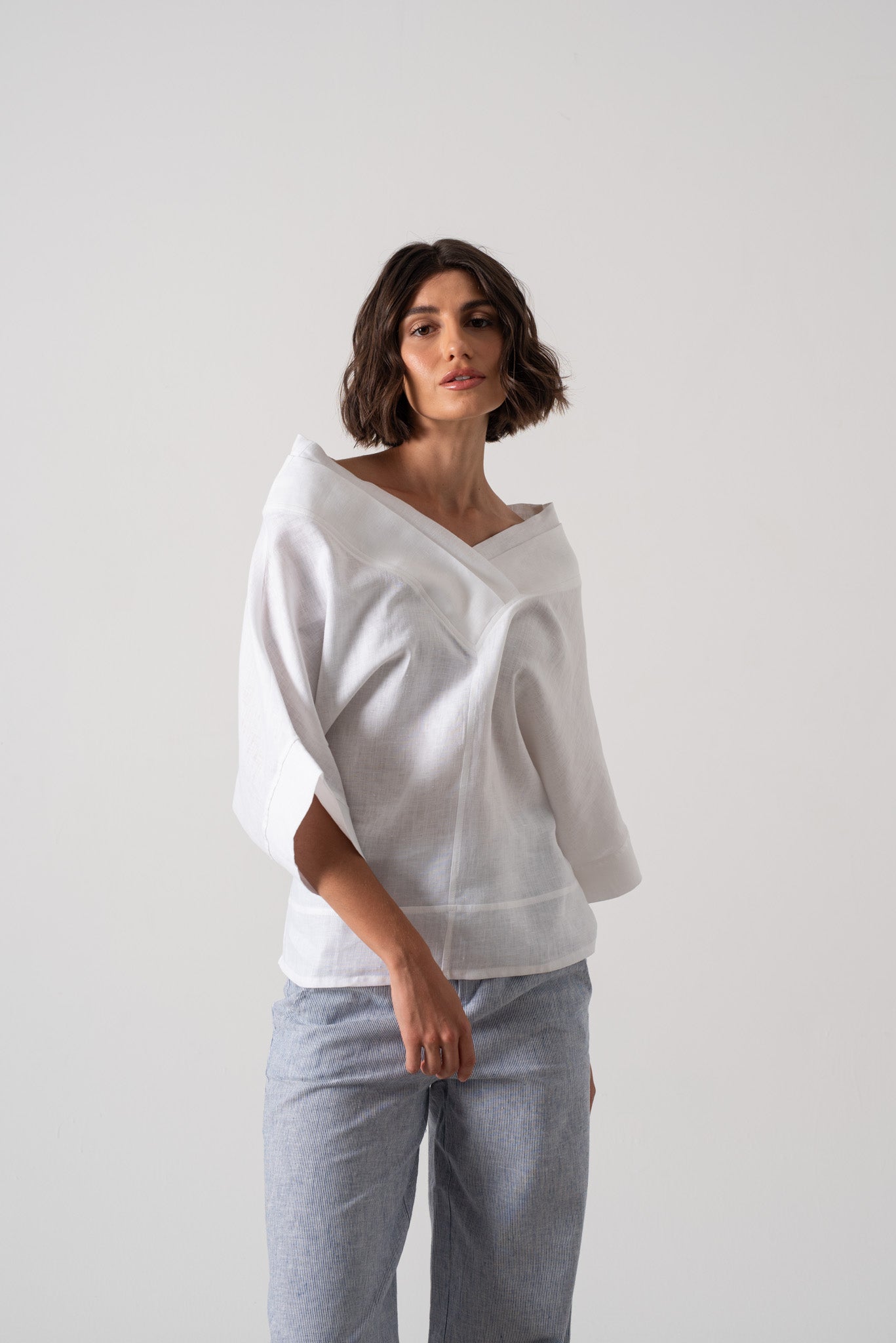 Architecture’s Linen Top White Luxmii