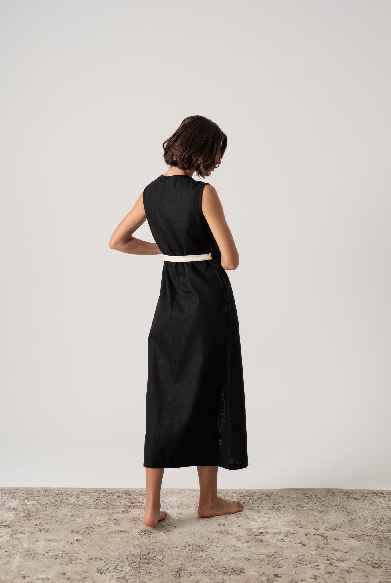 Aurore Linen Midi Dress Black Luxmii