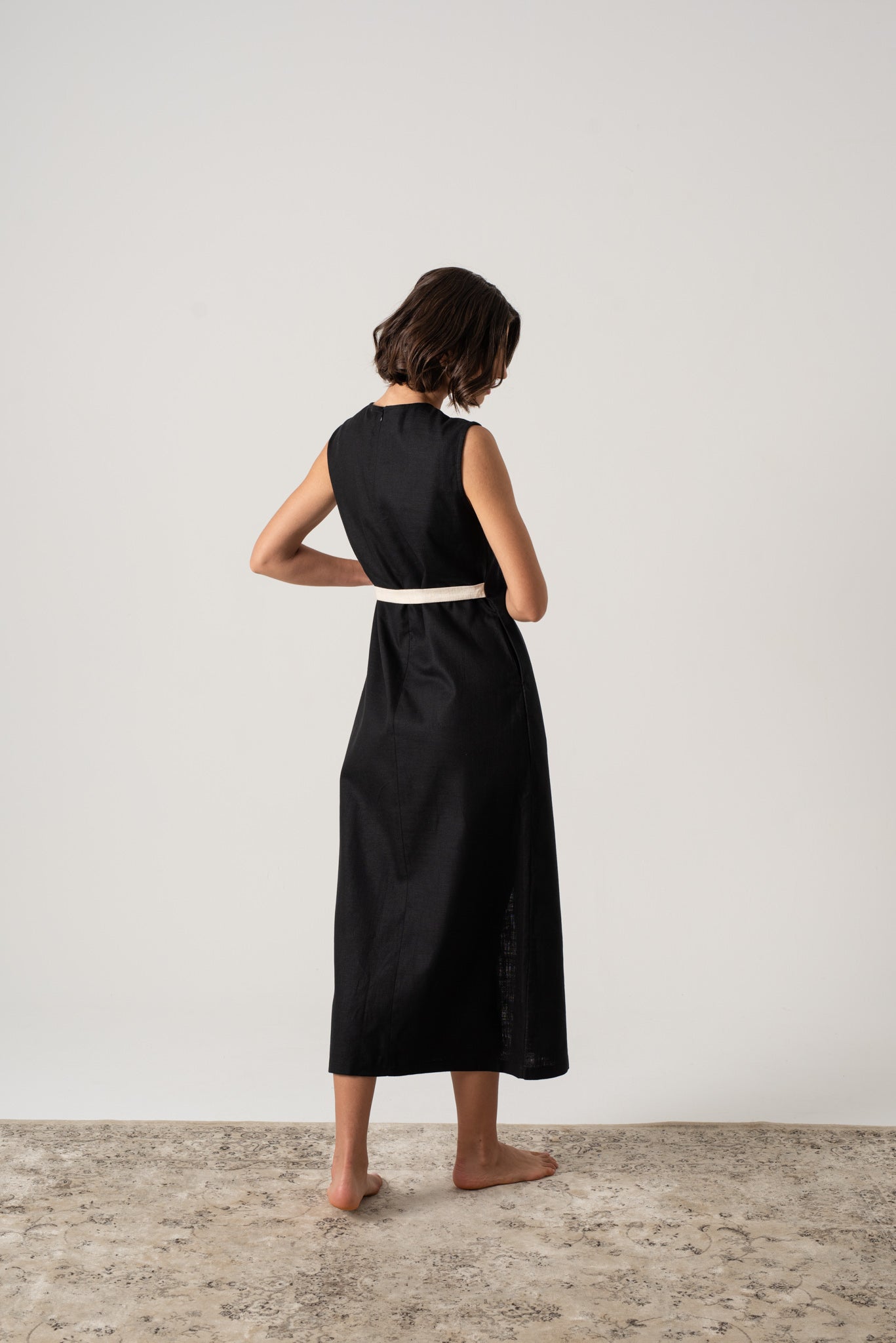 Aurore Linen Midi Dress Black Luxmii