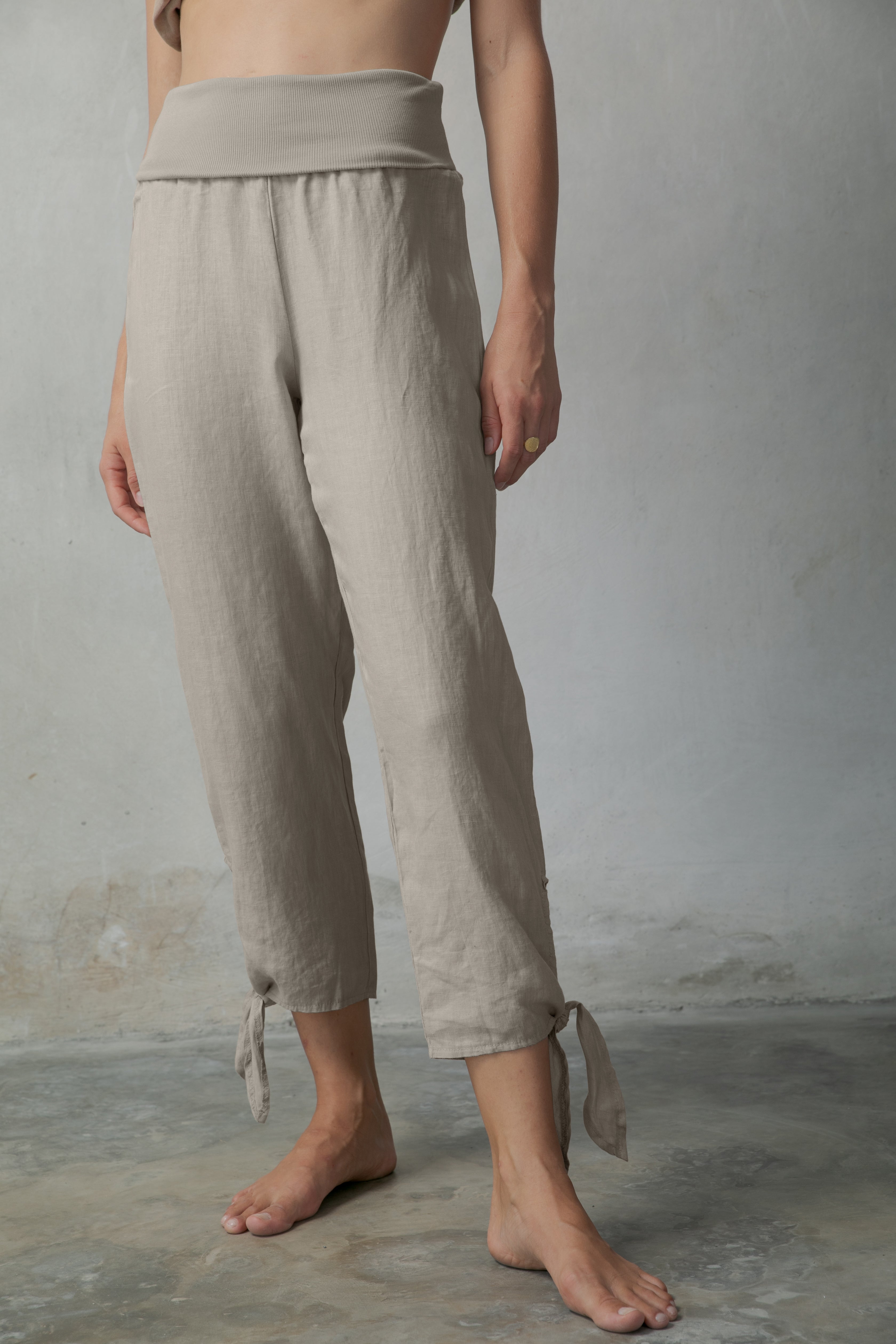 Tie-Knot Linen Capri Pants Oatmeal Luxmii