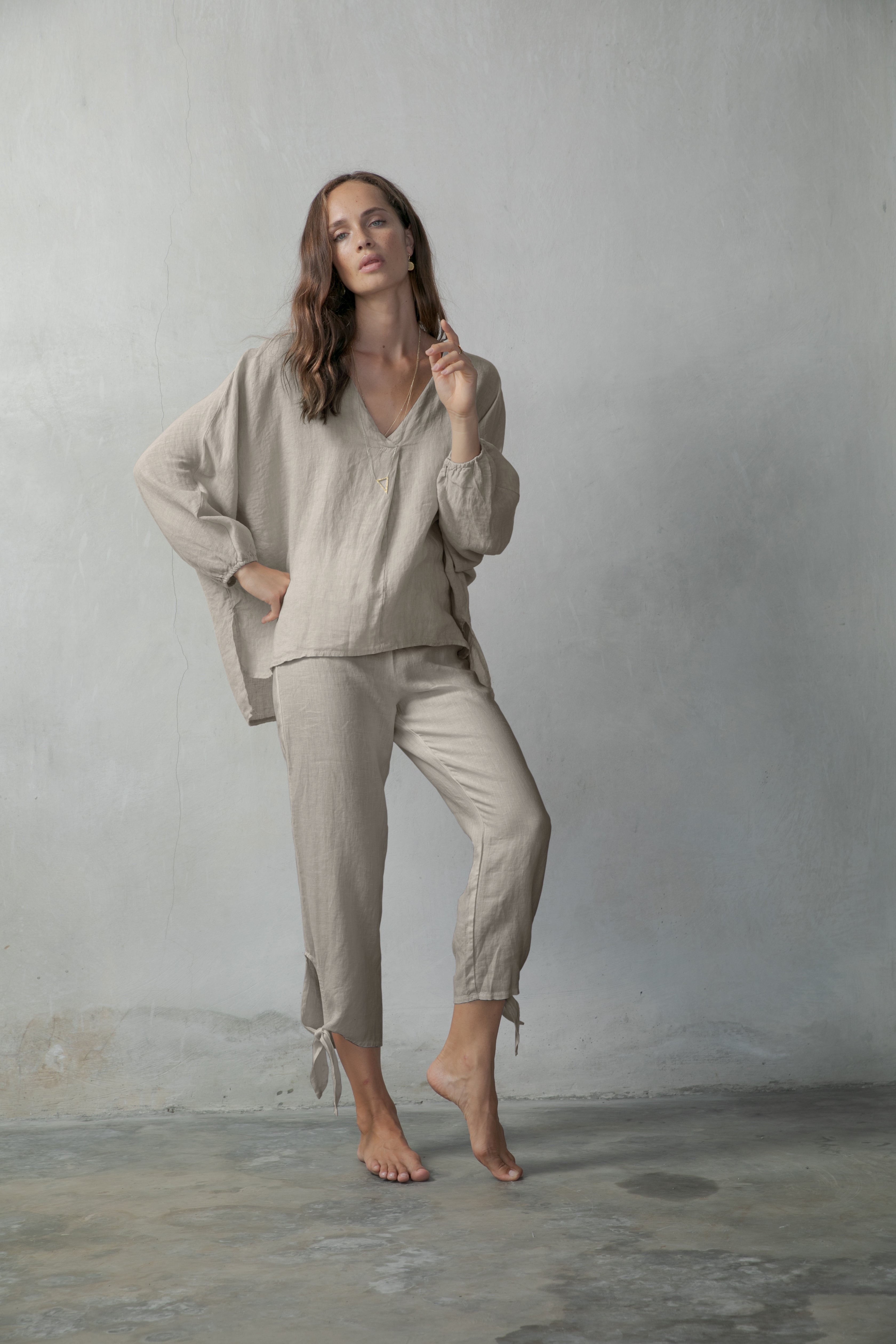 Tie-Knot Linen Capri Pants Oatmeal Luxmii