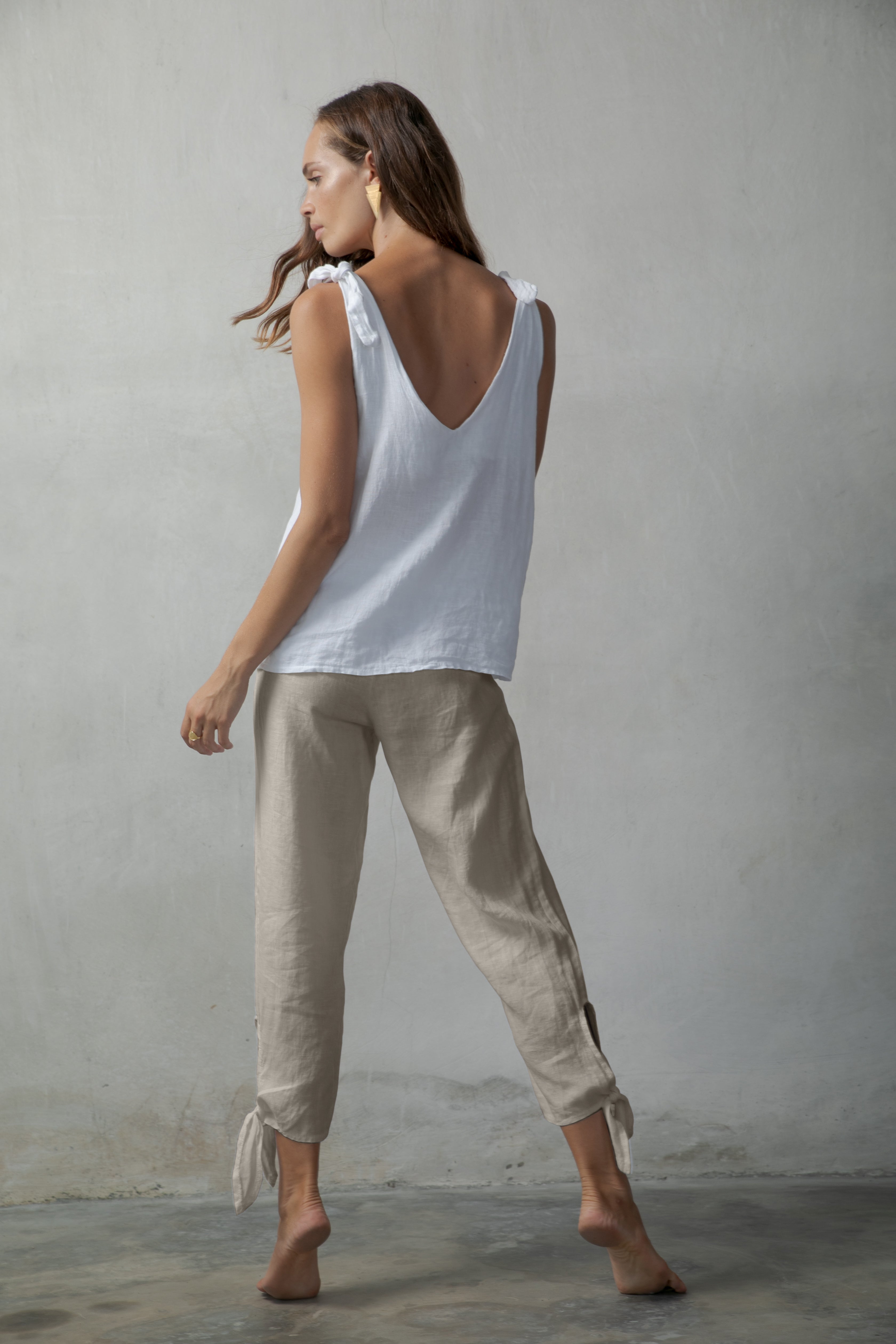 Tie-Knot Linen Capri Pants Oatmeal Luxmii
