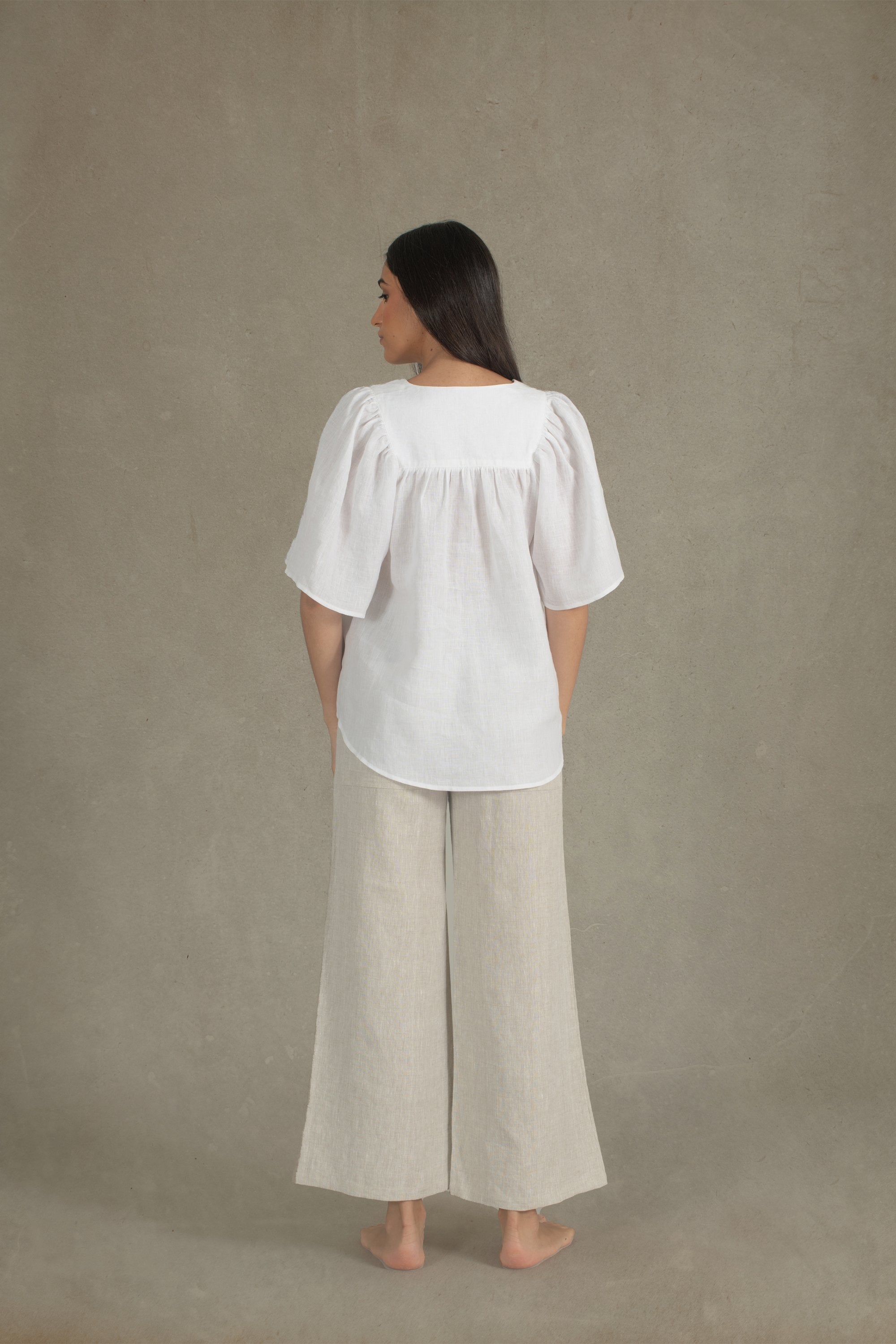 Akadamia Linen Top White Luxmii