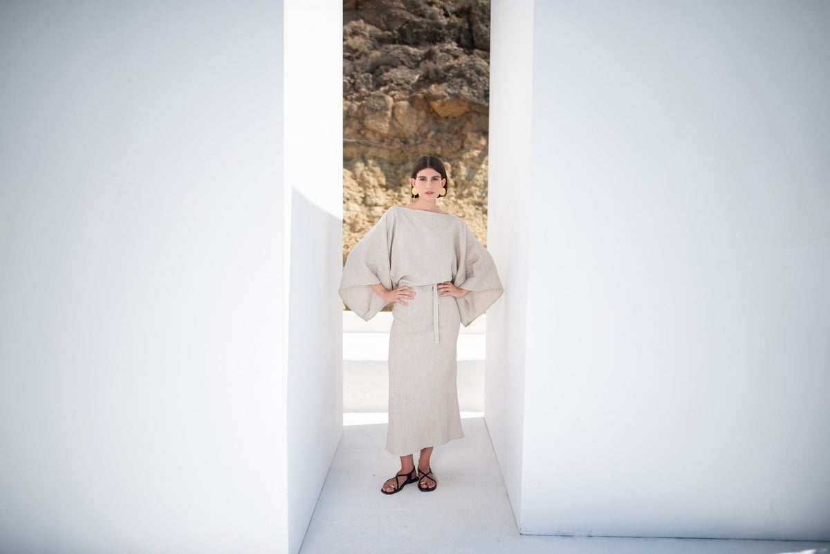 Is linen breathable: LUXMII linen clothing worn on a hot summer day in Athens