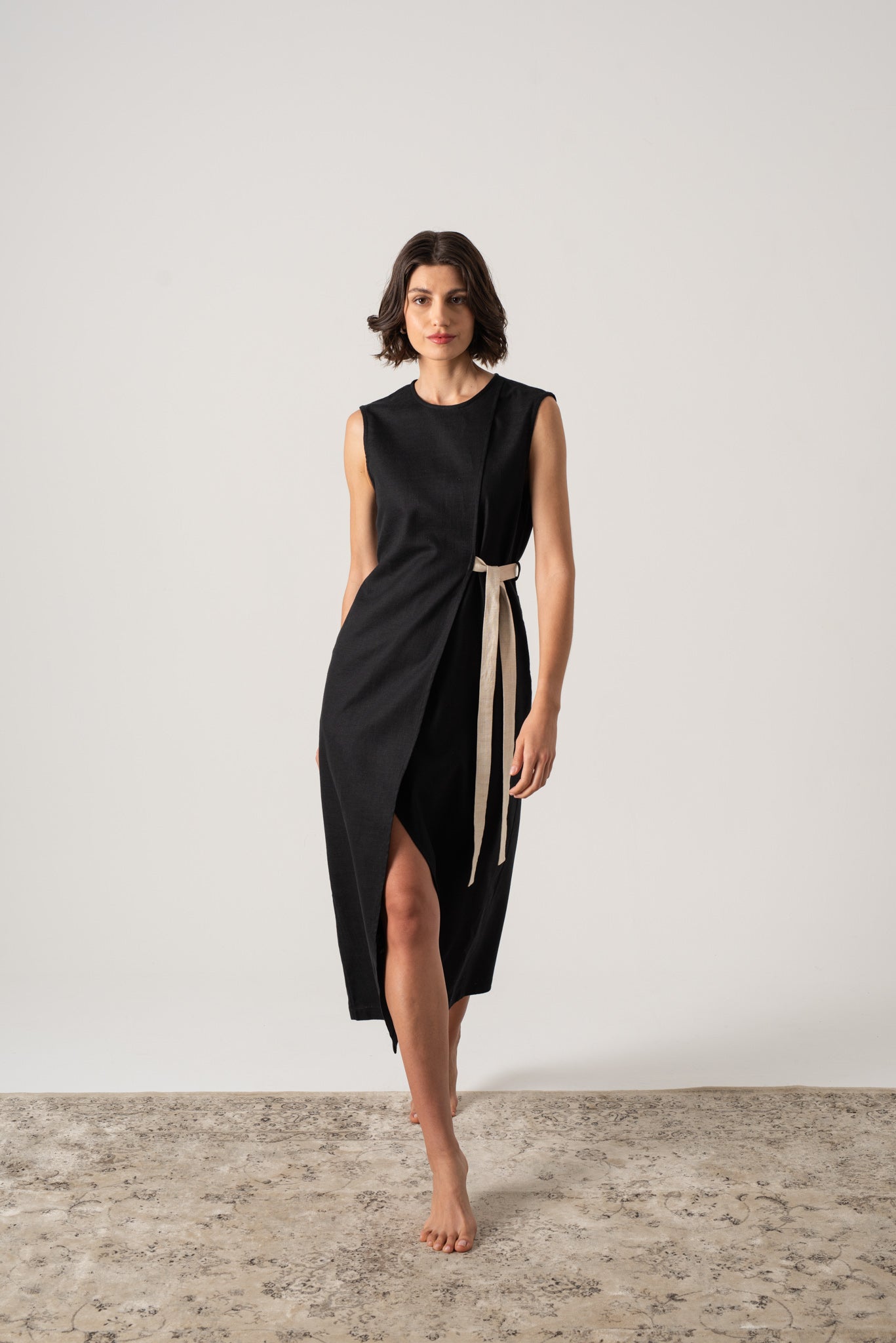 Aurore Linen Midi Dress Black - LUXMII