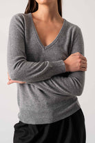 Essenza V-Neck Cashmere Sweater Mélange Grey Luxmii