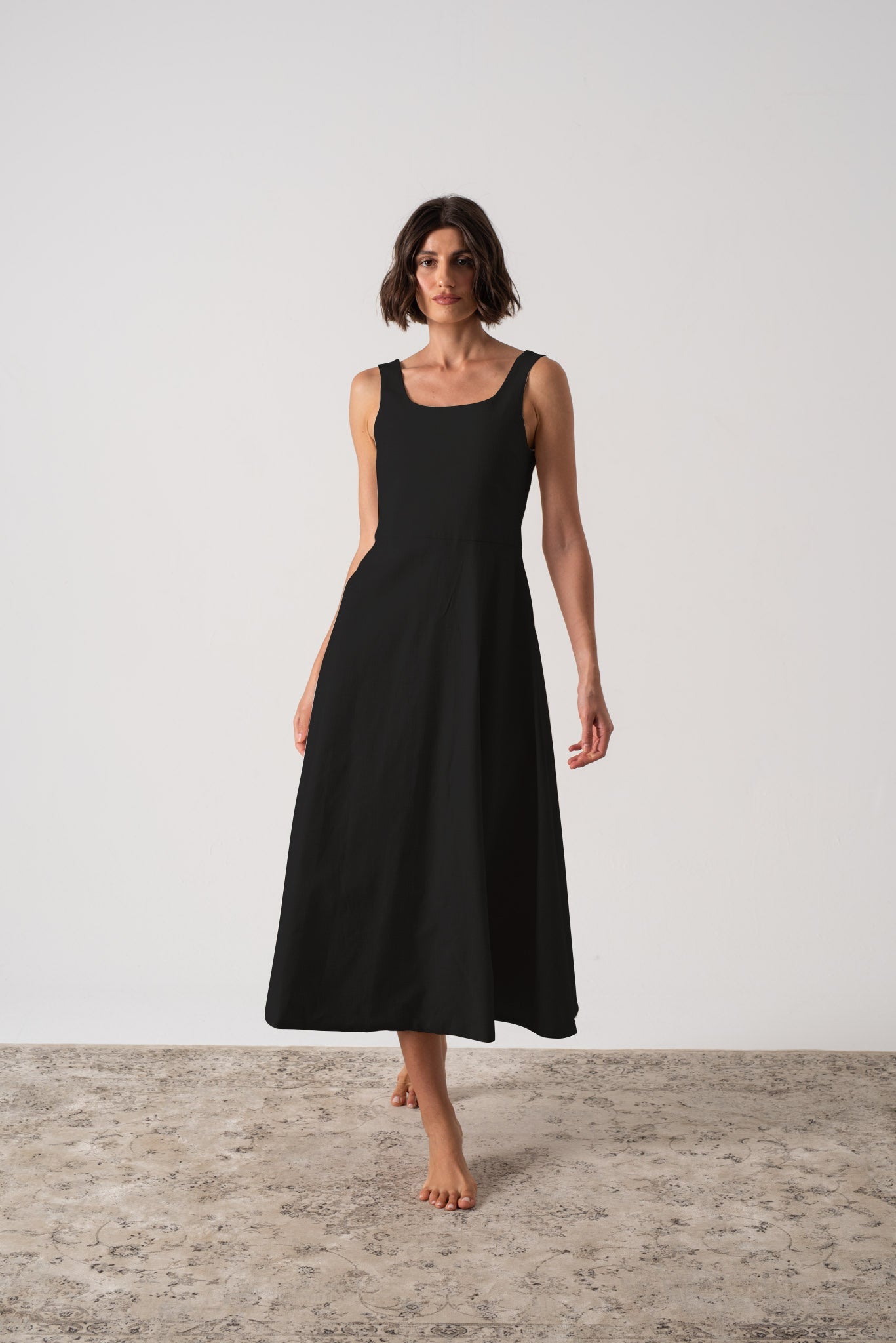 Ionia Linen Midi Dress Black Luxmii