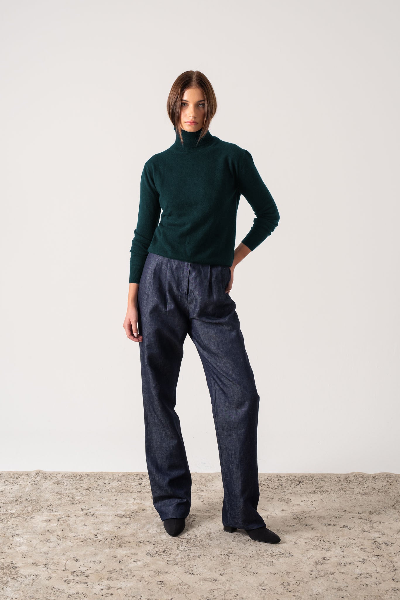 Ombra Cashmere Turtleneck Sweater Forest Green - LUXMII