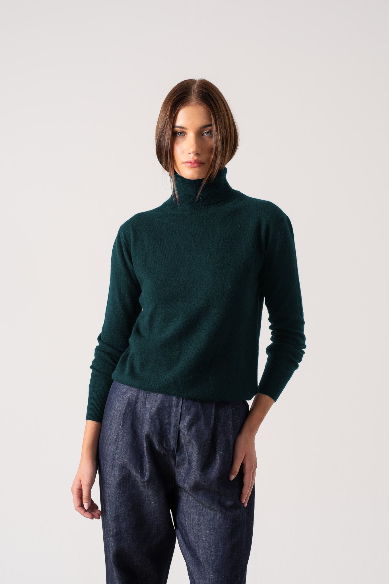 Ombra Cashmere Turtleneck Sweater Forest Green - LUXMII