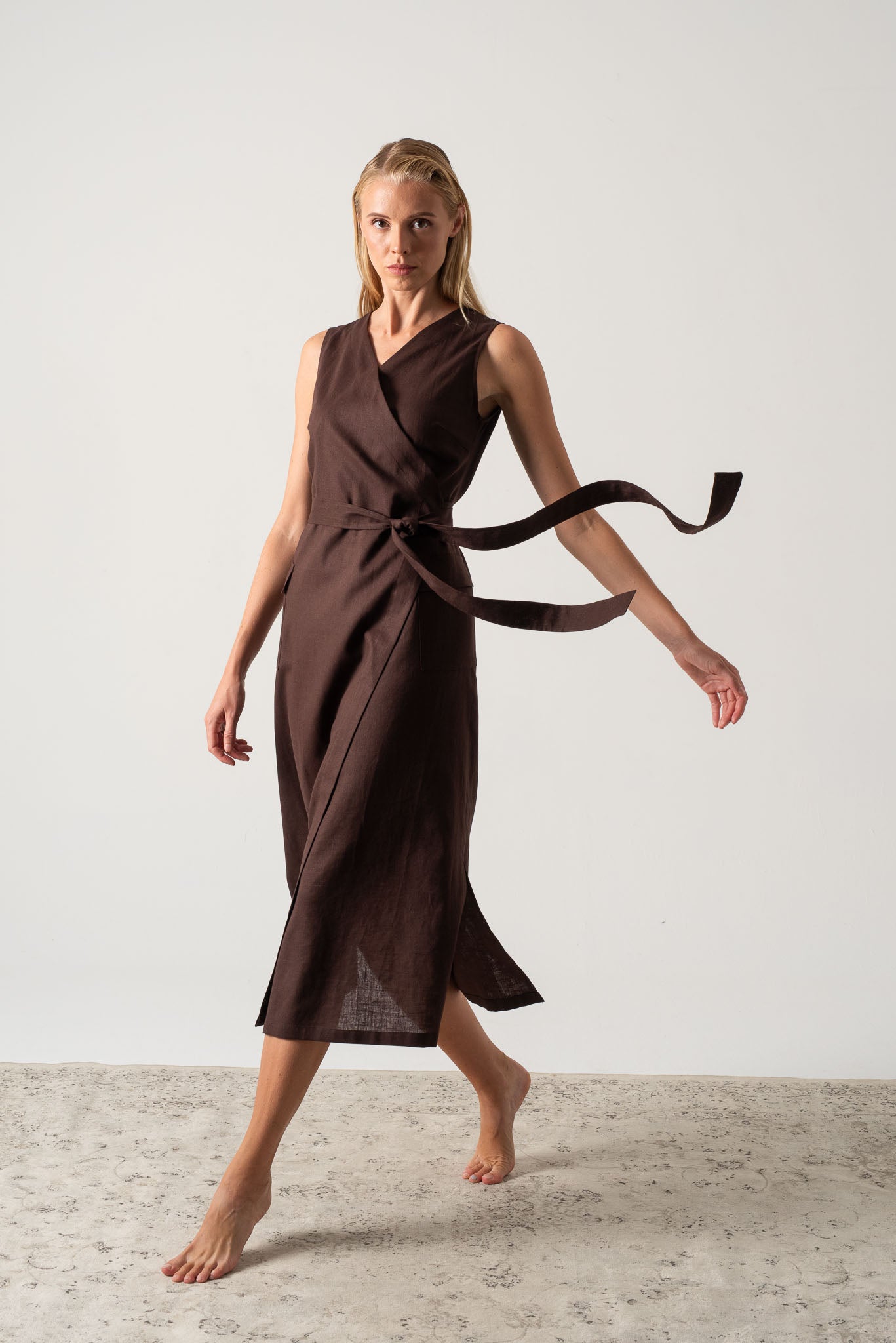 The Safari Linen Wrap Dress Brown Espreso - LUXMII