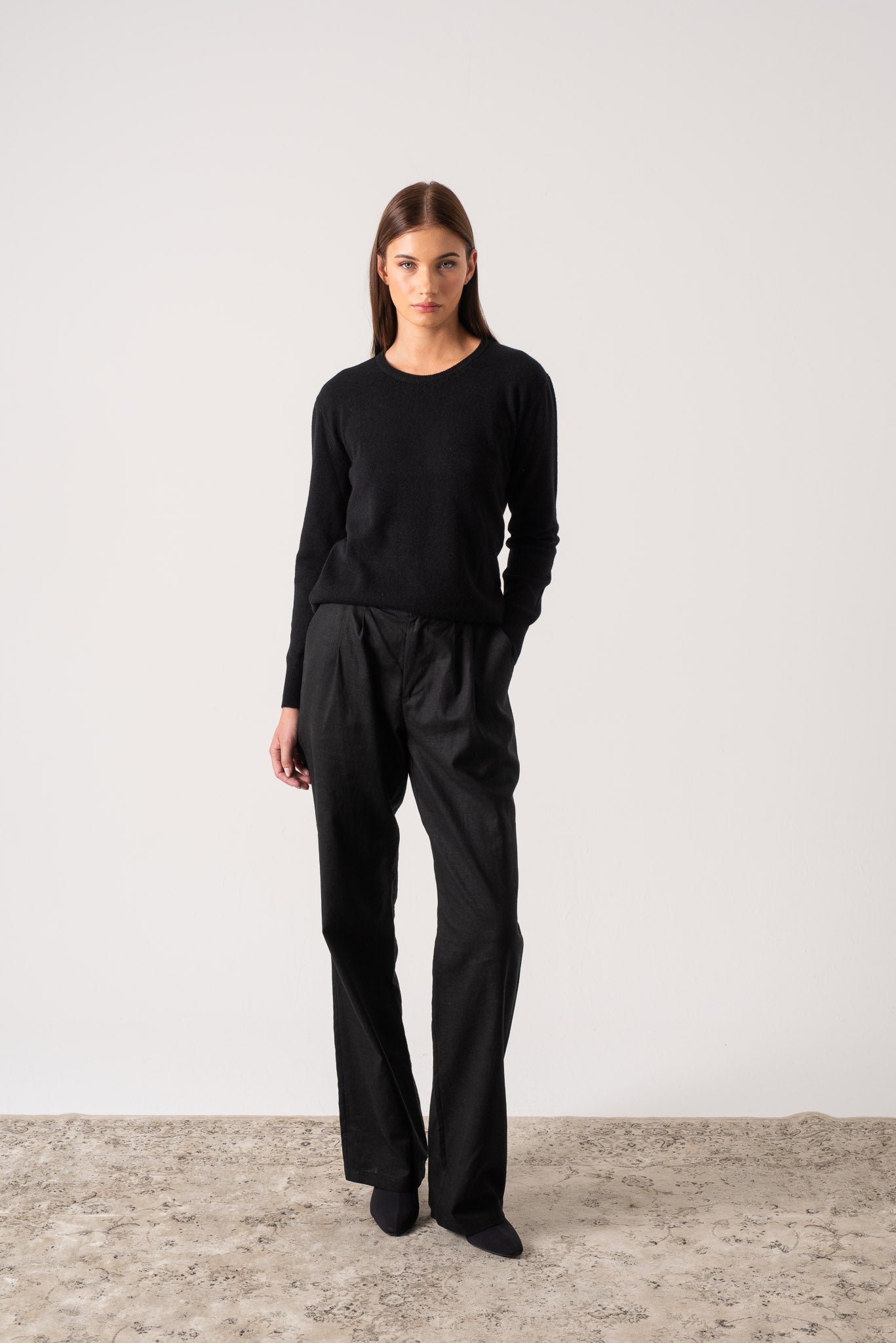 Velare Crewneck Cashmere Sweater Black Luxmii