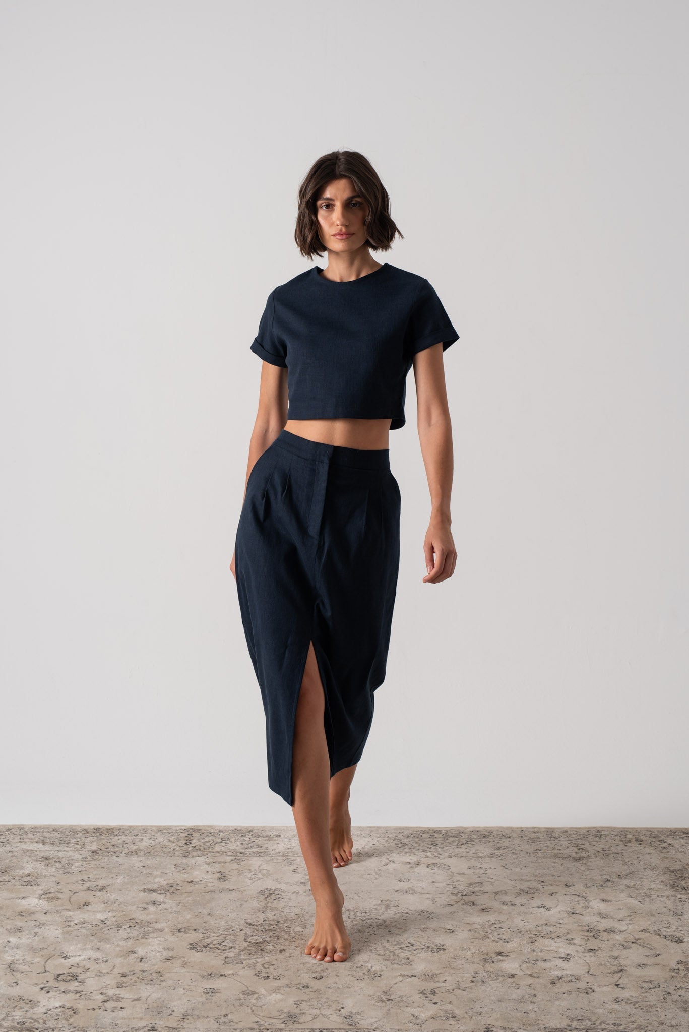 Zafran Linen Midi Skirt in Navy Luxmii