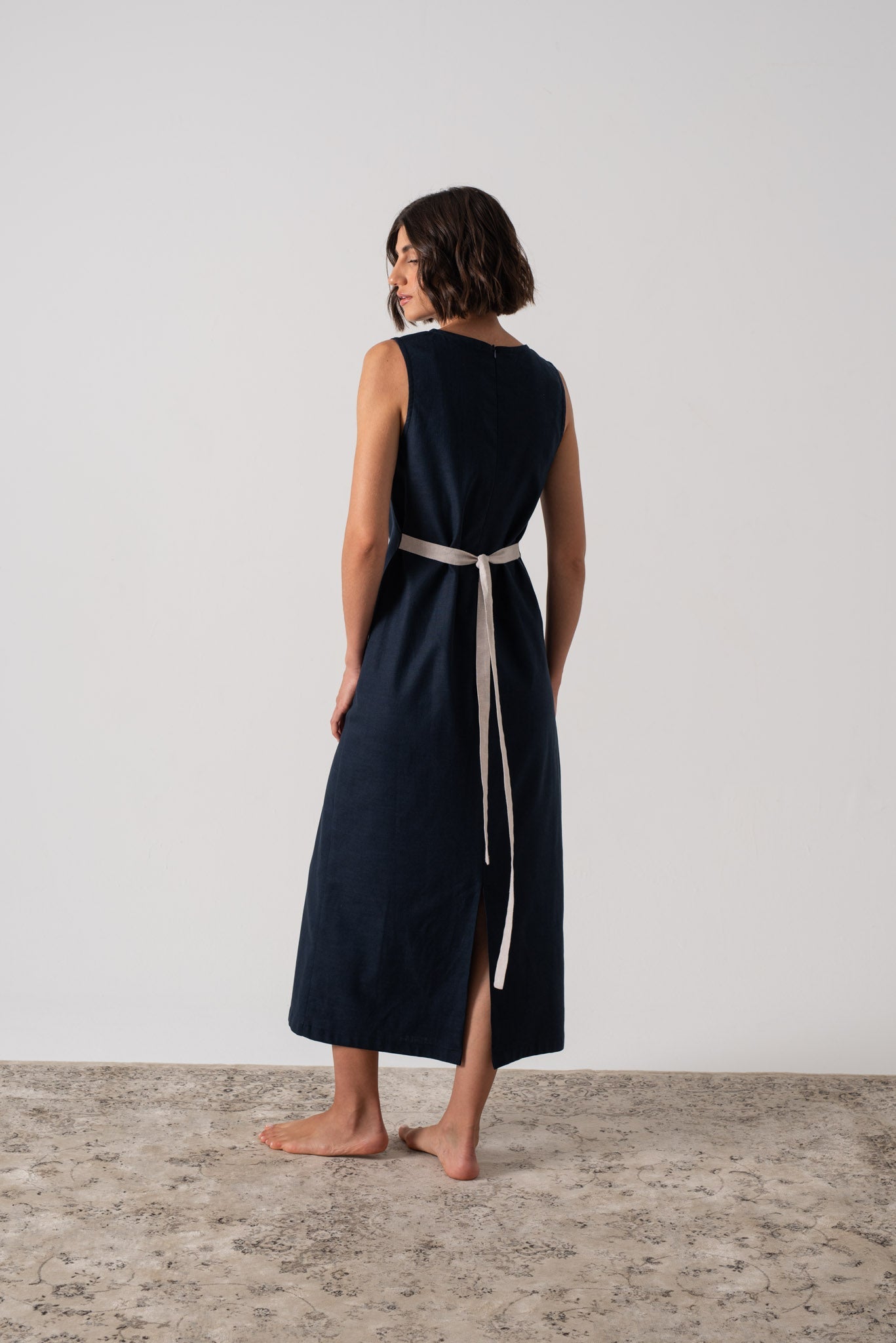 Zuri Linen Midi Dress in Navy Luxmii