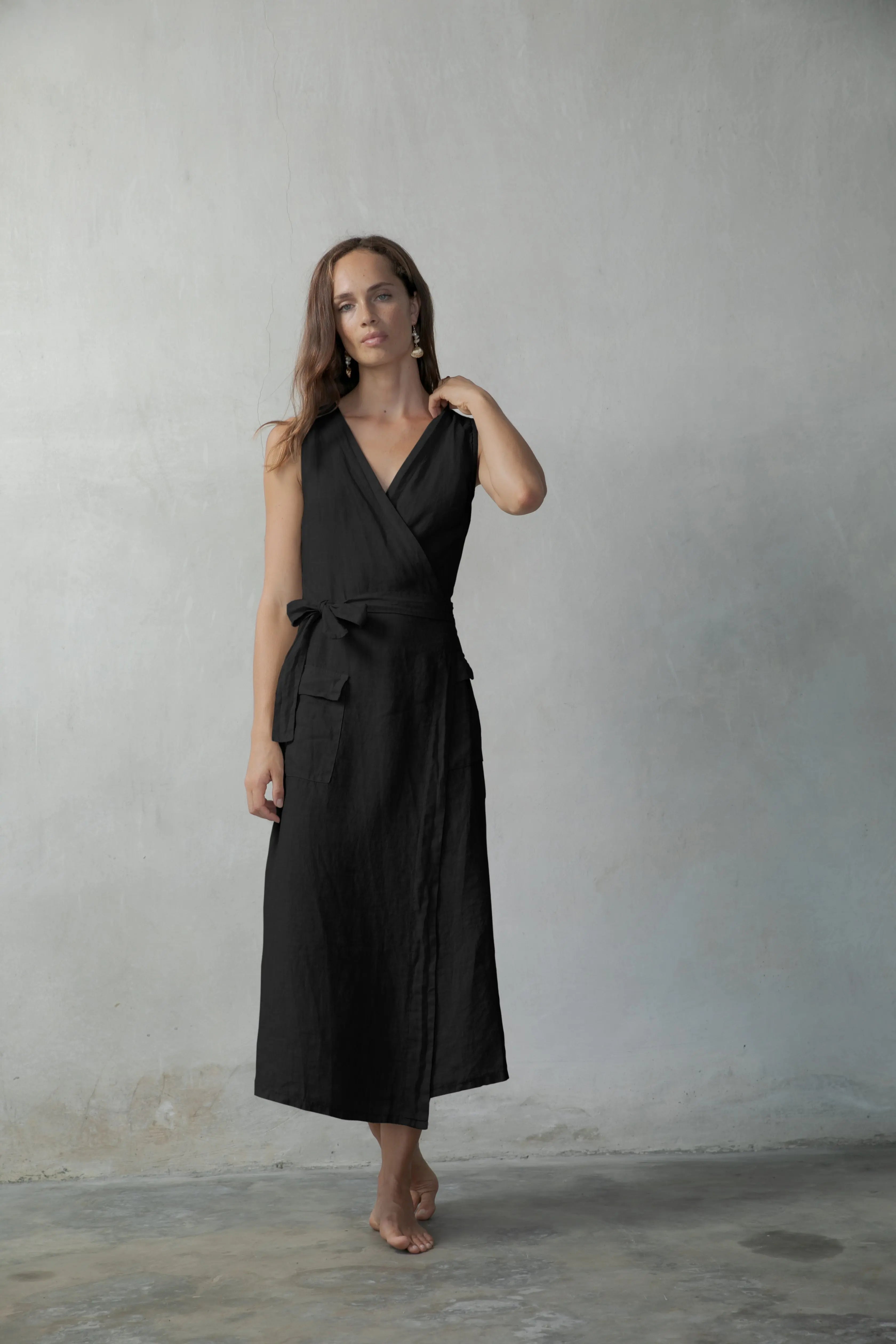 The Safari Linen Wrap Dress Black